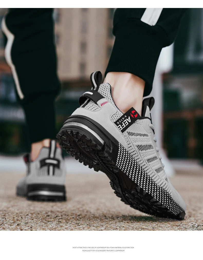 Men’s Lightweight Breathable Running Shoes