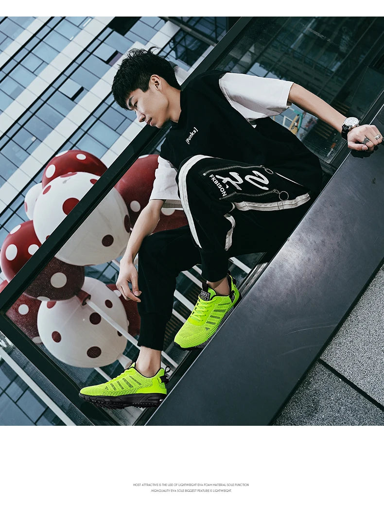 Men’s Lightweight Breathable Running Shoes